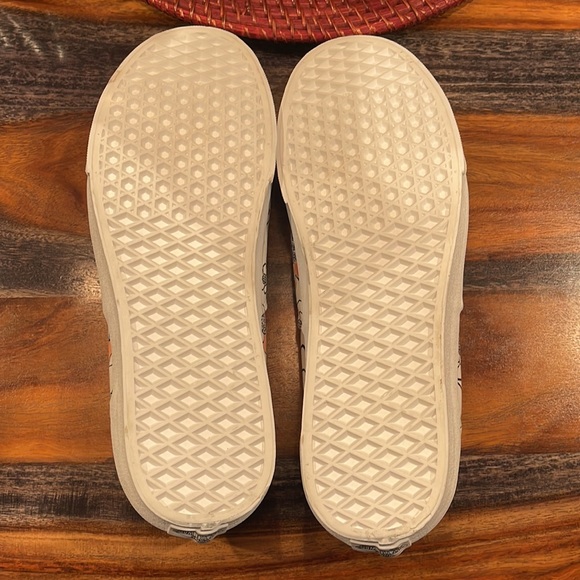 Vans Flower Design Beautiful sneakers size 12. NWOT - Picture 12 of 12